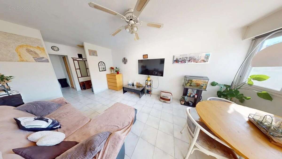 Appartement à VILLENEUVE-LOUBET