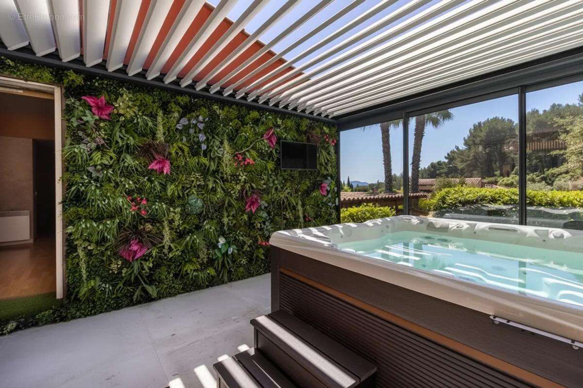 Maison de 8 pièces de 235 m² à Sanary-sur-Mer - photo 16