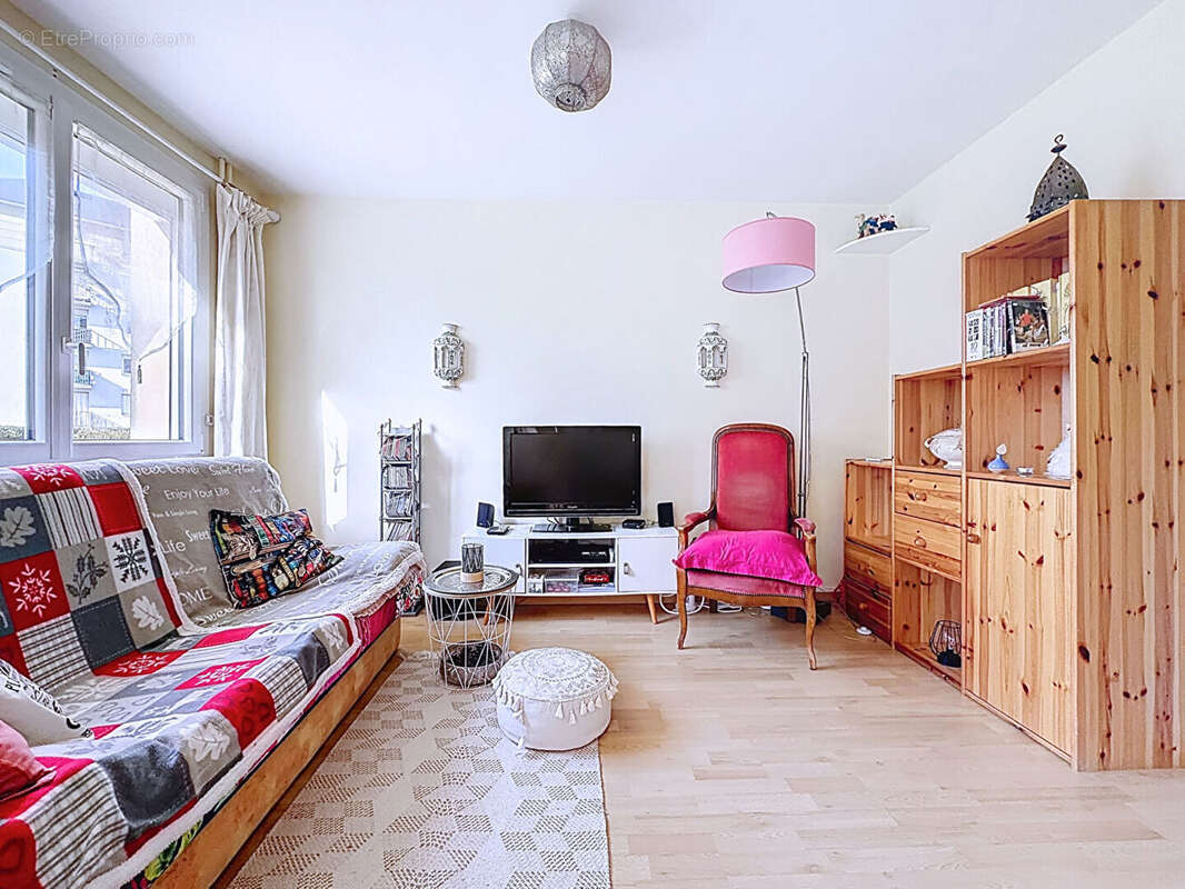 Appartement à LUCE