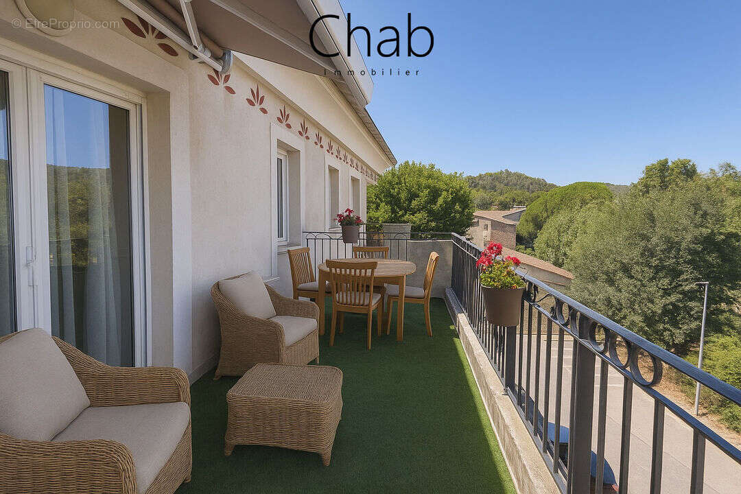 Appartement à LA DESTROUSSE