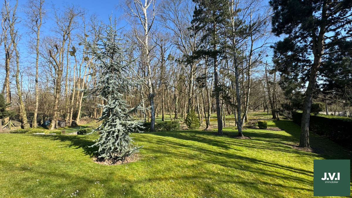 A VENDRE Maison Saint Brice Sous Foret 232 m² - photo 4