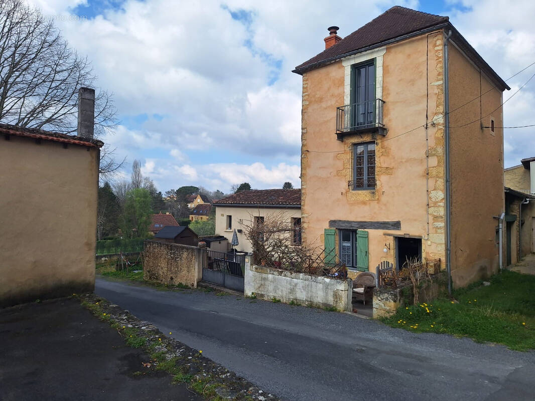 Maison à SALLES-DE-BELVES