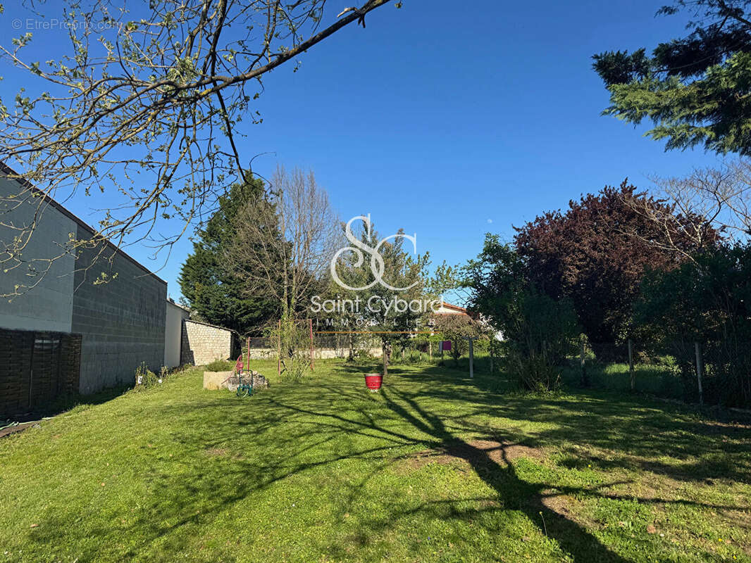 Maison à SAINT-YRIEIX-SUR-CHARENTE