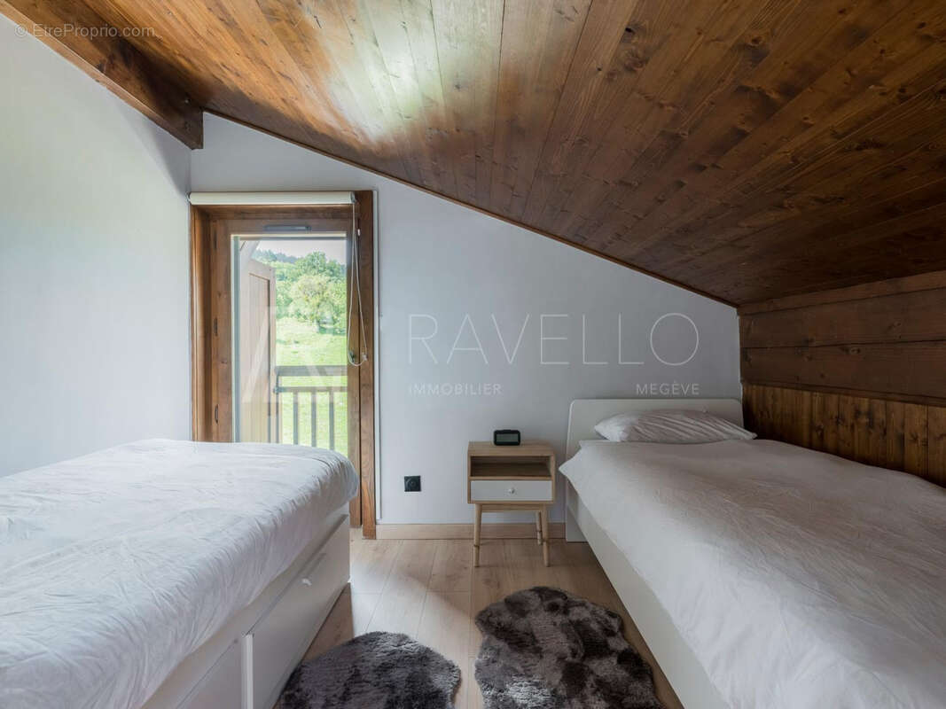 Chalet composé de cinq appartements   300 m2 avec vue exceptionnelle sur le Mont-Blanc - photo 8