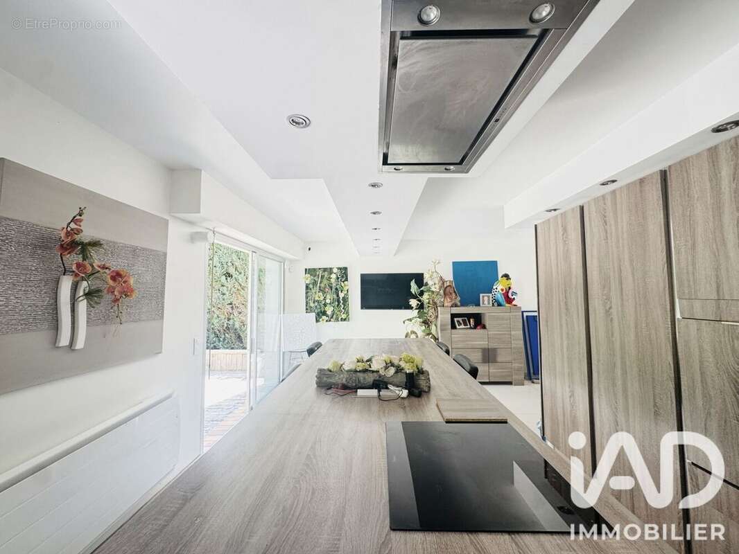 Maison 165 m² à Montfort-L'amaury  - photo 5