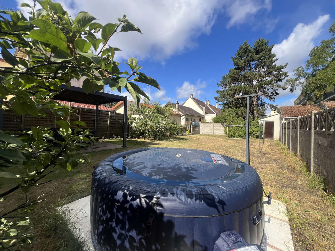 Maison à SARTROUVILLE