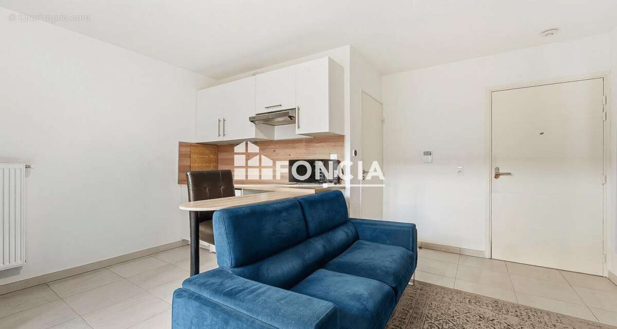 Appartement à SAINT-LAURENT-DU-VAR