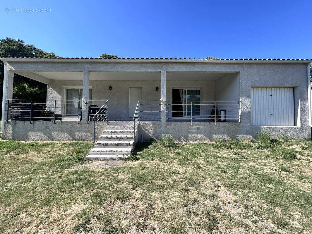 En Cévennes, villa plain pied et terrain, à vendre - photo 2