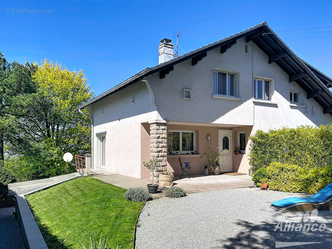 Maison à MONTBOUTON