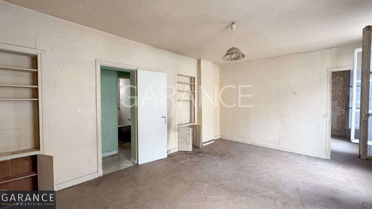 Appartement à PARIS-14E