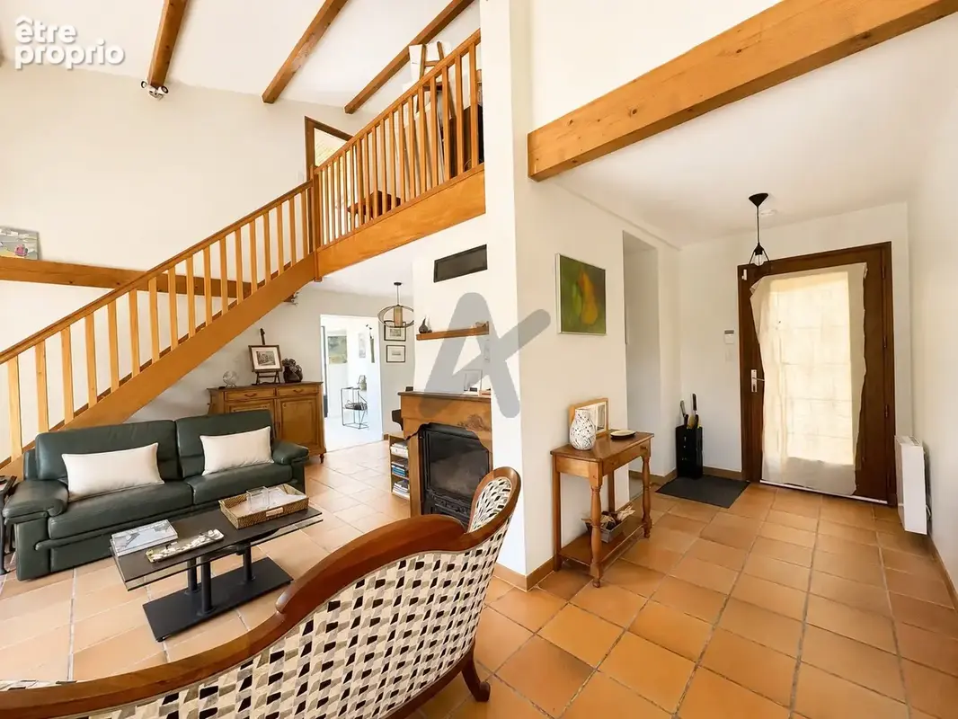 Maison familiale de 205 m2 dans un environnement privilégié à Limonest - photo 9