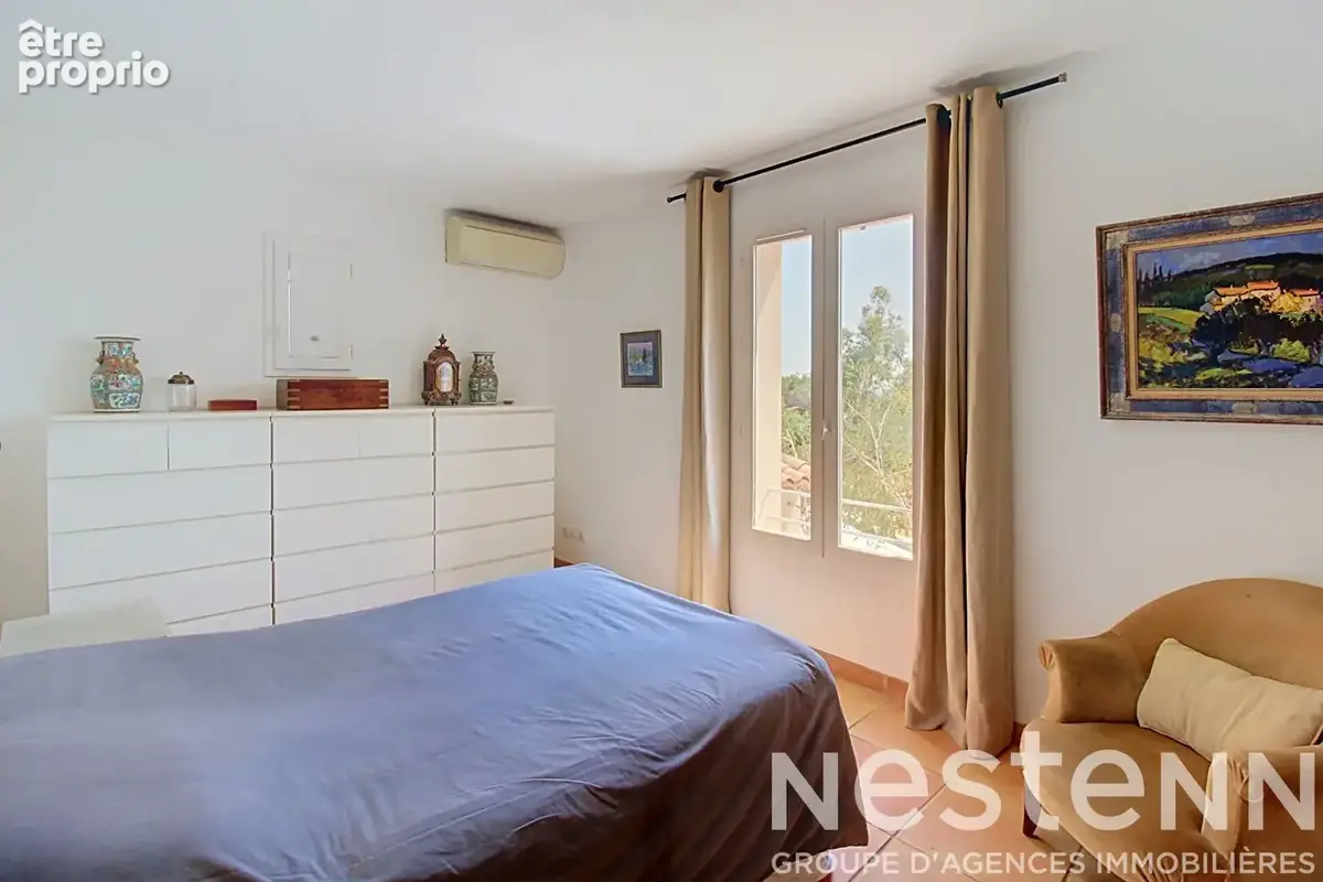 A VENDRE DRAGUIGNAN sur les hauteurs - Maison T5 4 chambres, piscine, terrain plat - photo 14