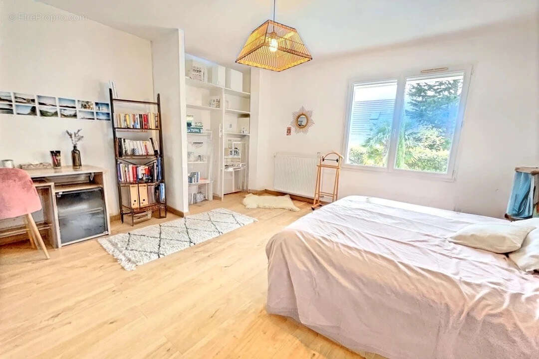 Maison à BRISON-SAINT-INNOCENT