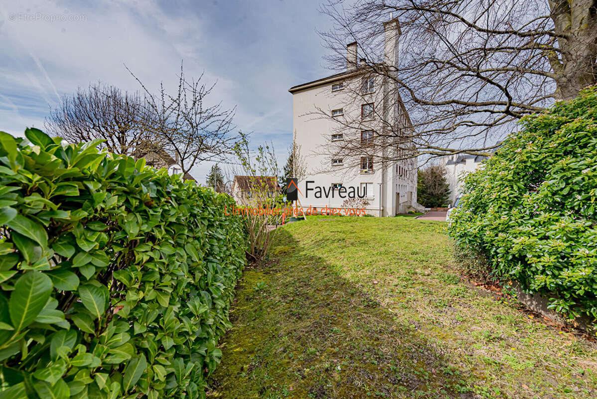 Appartement à L&#039;HAY-LES-ROSES