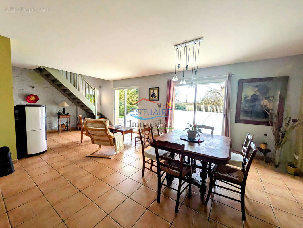 Maison à JOUE-SUR-ERDRE