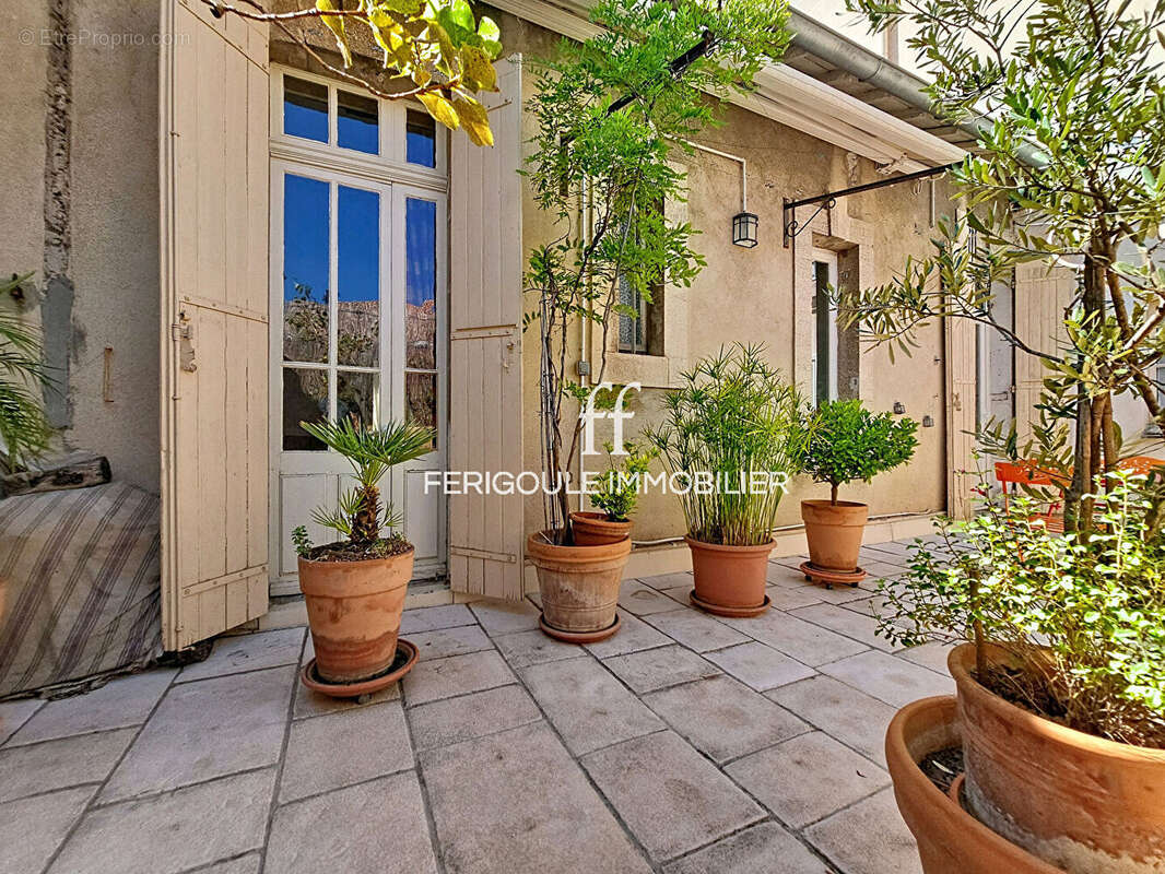 Avignon intra muros. Élégante demeure bourgeoise de caractère de 232 m² avec terrasse intimiste - photo 17