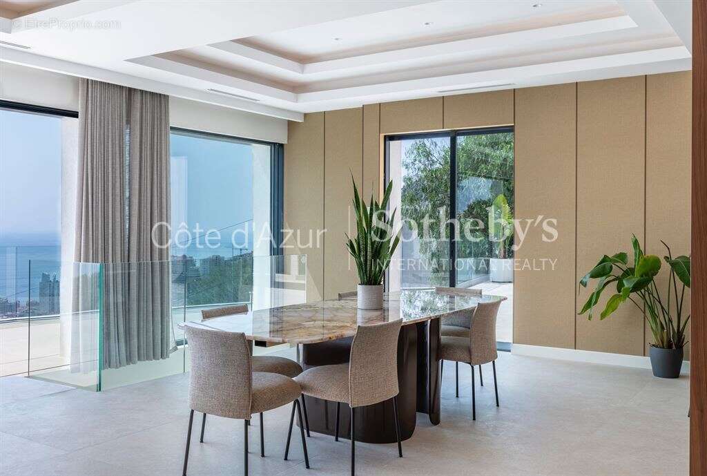 Villa contemporaine de 256 m² avec vue panoramique sur Monaco, piscine et cinq suites - photo 4