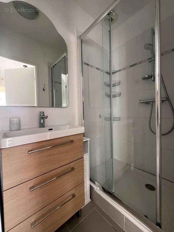 Maison à LA ROQUETTE-SUR-SIAGNE