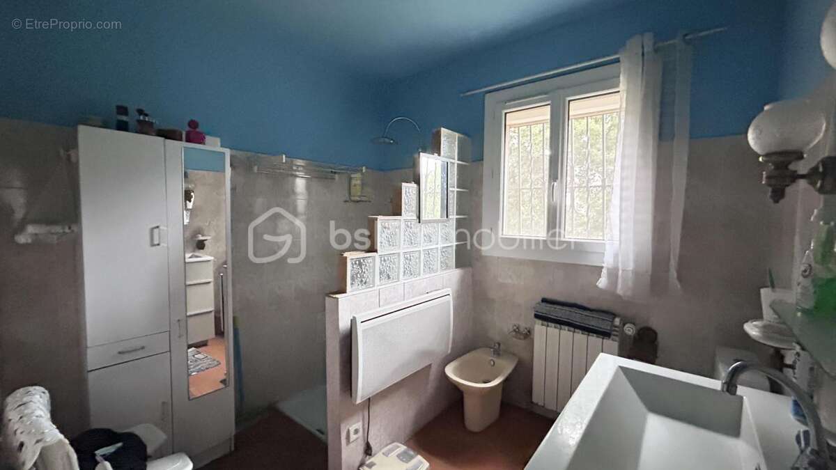 Maison à PEZILLA-LA-RIVIERE