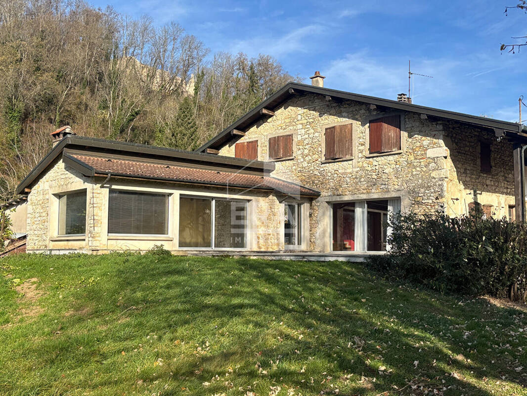 Maison à NEUVILLE-SUR-AIN