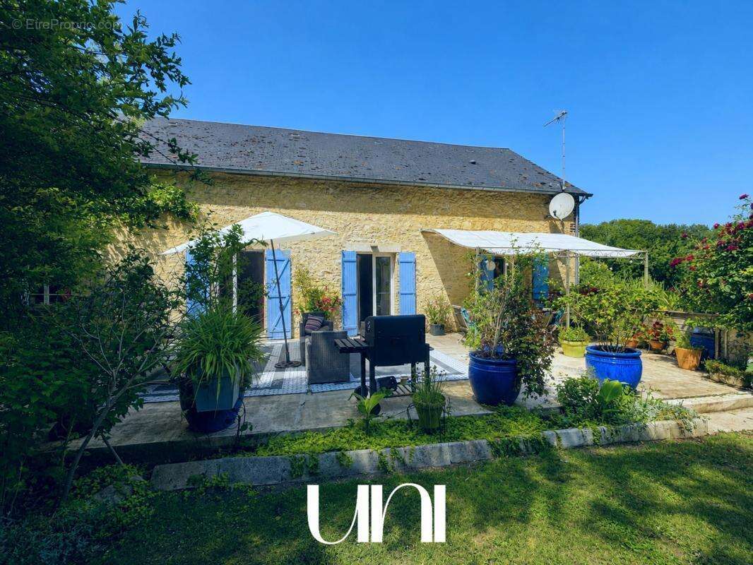 Maison à MEZIDON-CANON