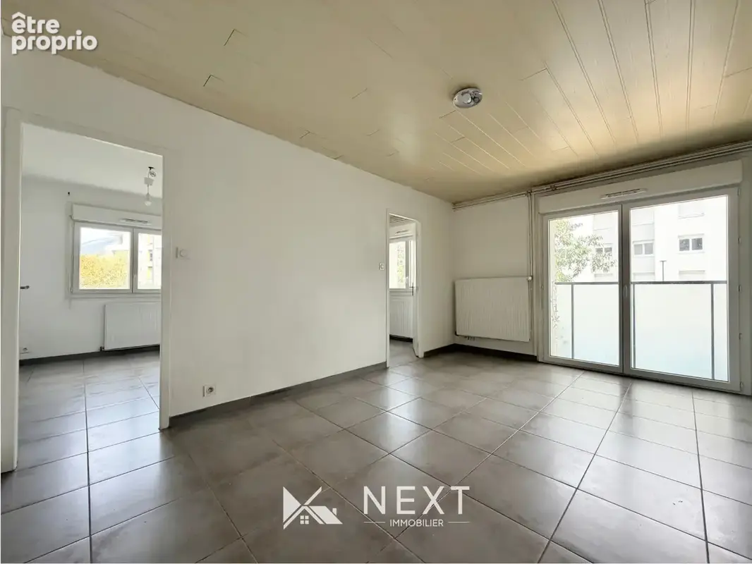 Appartement à SAINT-MARTIN-D'HERES