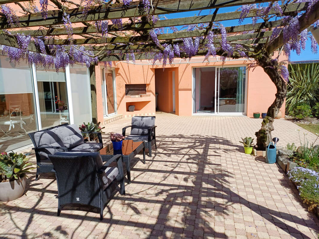 Maison proche du centre avec beau terrain arboré - photo 5