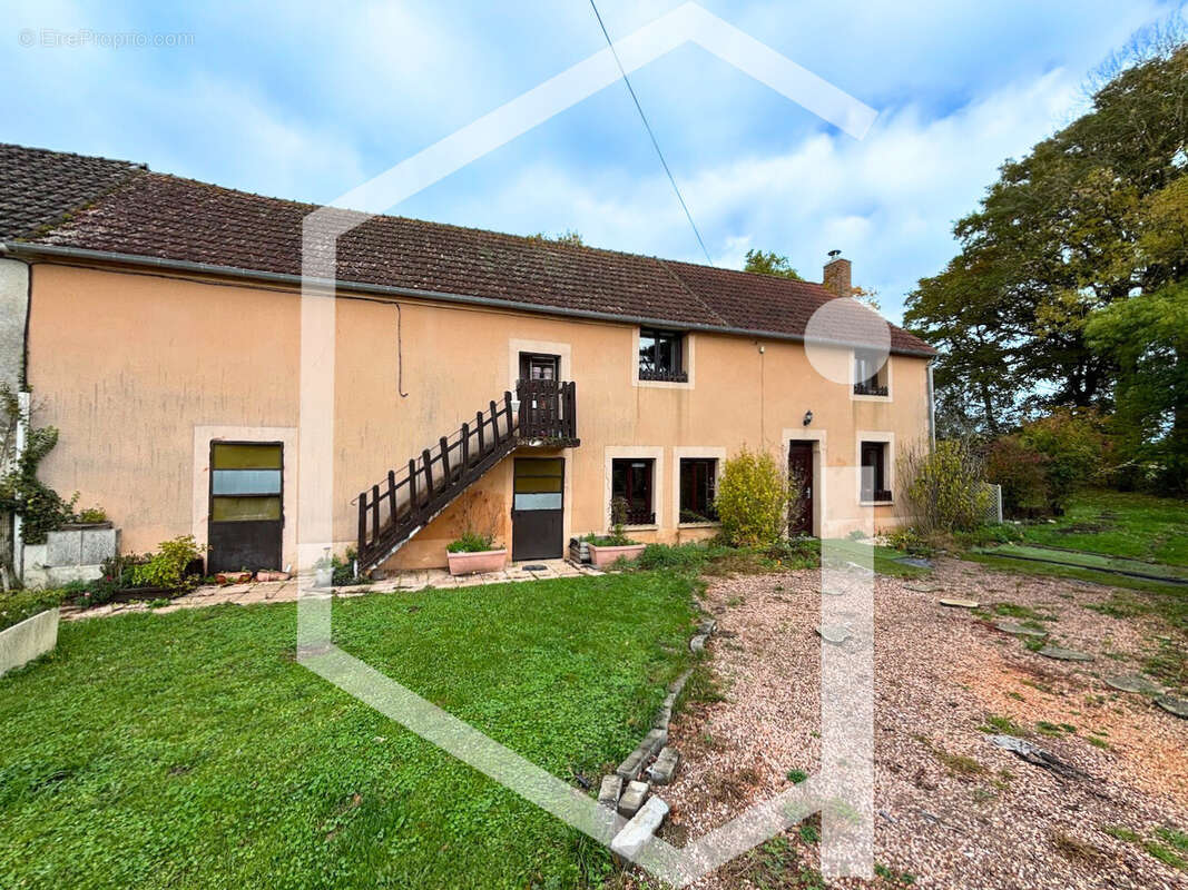 Maison à COSNE-COURS-SUR-LOIRE
