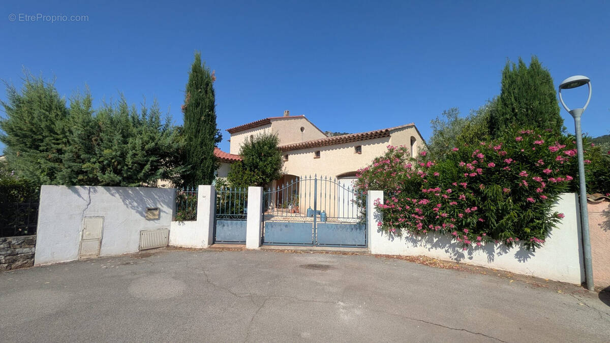 Maison à GONFARON