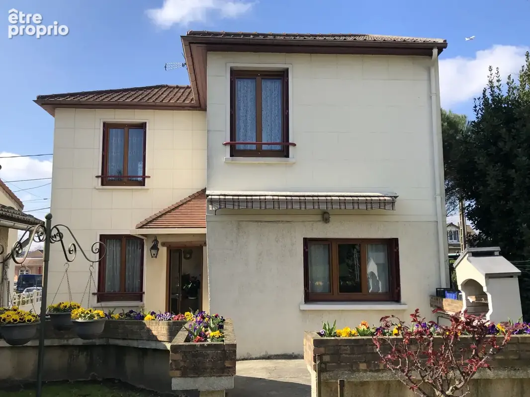 A VENDRE   Maison 5 pièces avec dépendance - photo 2