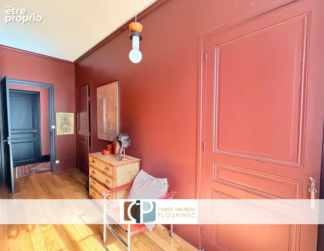 Charme & élégance pour ce bel appartement rénové avec garage. - photo 19
