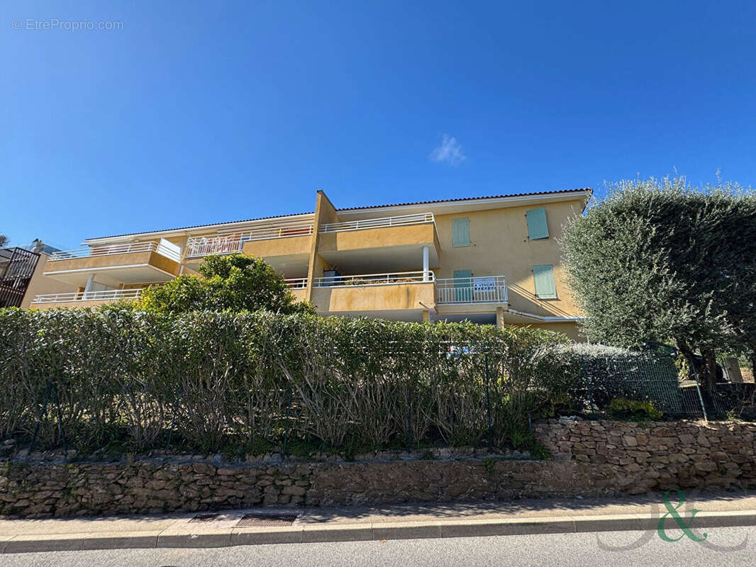 Appartement à BORMES-LES-MIMOSAS