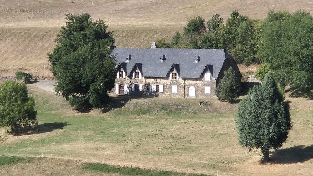 Maison à SAINT-CERNIN