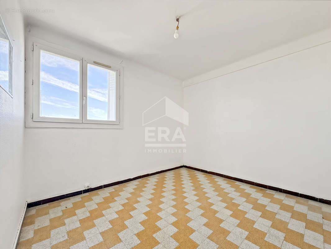 Appartement à MARSEILLE-3E
