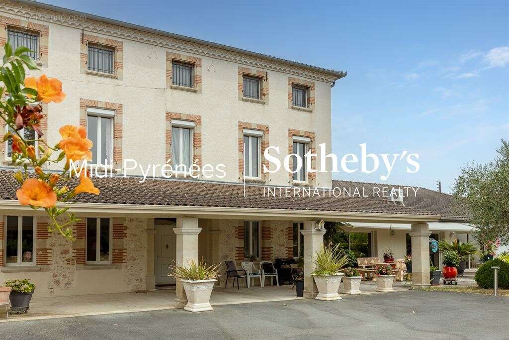 Grande maison de famille au coeur du village - photo 4