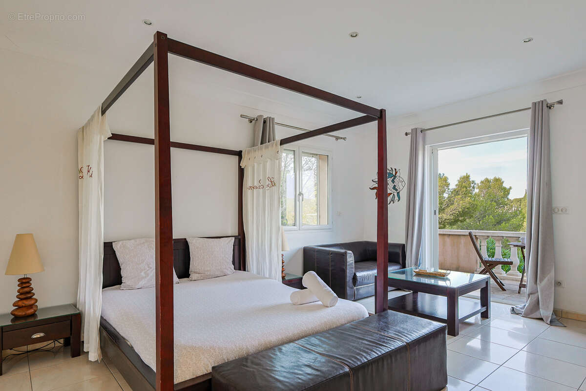 Maison à ENSUES-LA-REDONNE