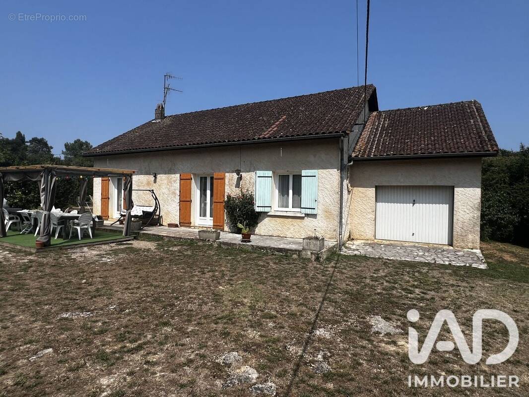 Photo 1 - Maison à CAUSE-DE-CLERANS