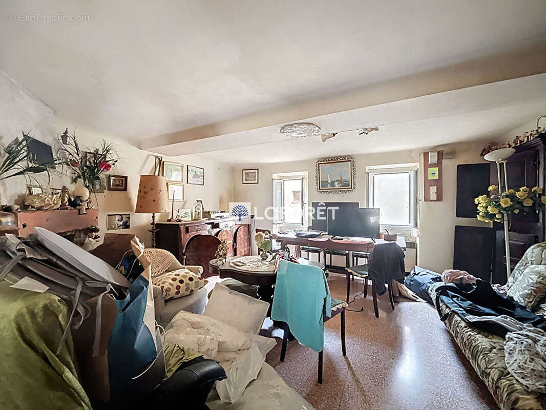 Appartement à CASTELLAR