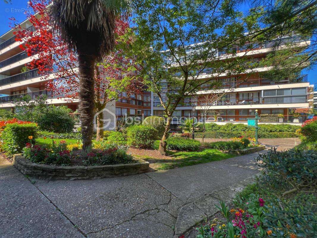 Appartement 5 pièces avec jardin privatif et piscine – Le Chesnay-Rocquencourt - photo 23