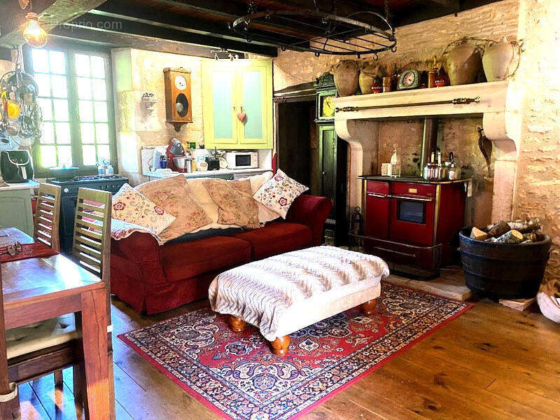 CUISINE - Maison à CHASSENEUIL-SUR-BONNIEURE