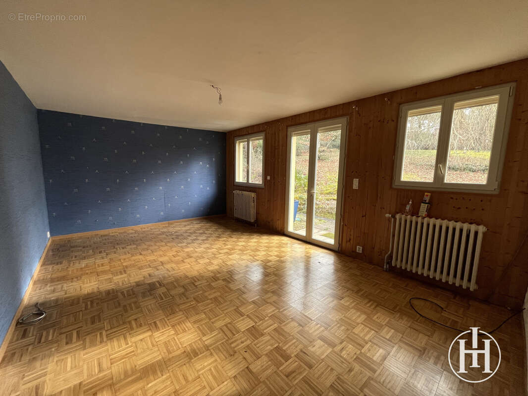 Maison à SAINT-AMAND-MONTROND