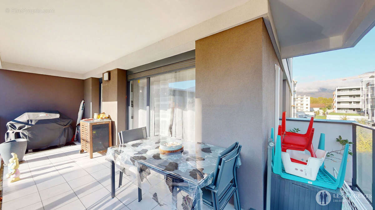 Appartement à SAINT-MARTIN-D'HERES