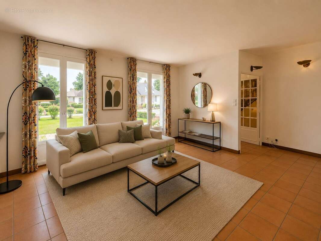 Maison à LE MESNIL-SAINT-DENIS