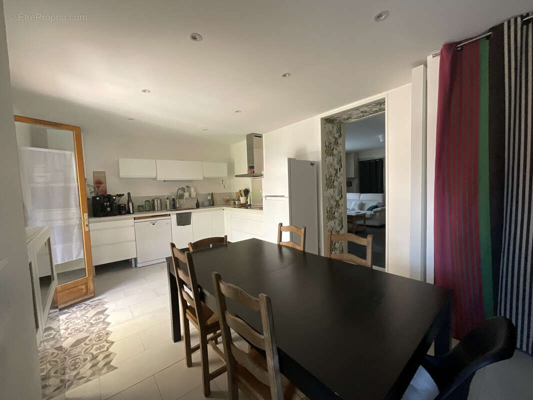 Appartement à MEYZIEU