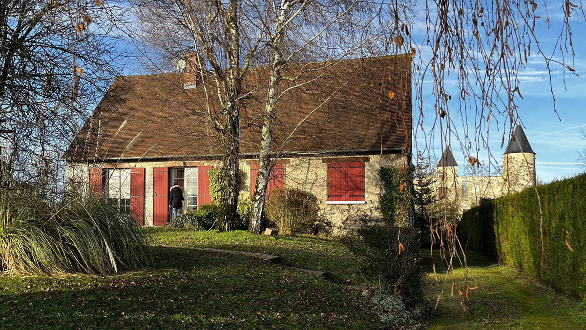 Maison à COURCELLES