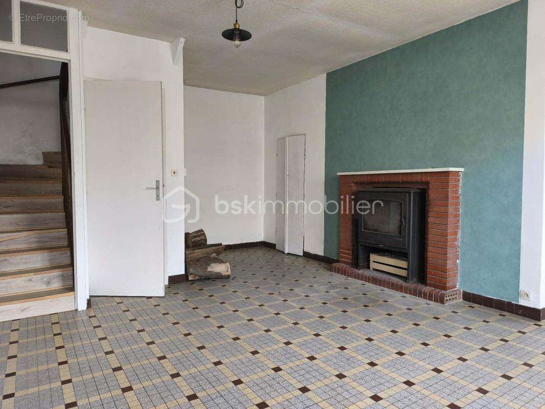 Maison à LASSAY-LES-CHATEAUX