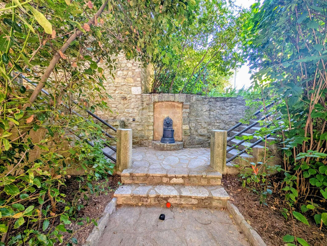 Maison à GOUDARGUES