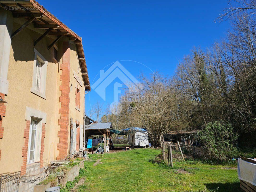 Maison à CHAVROCHES