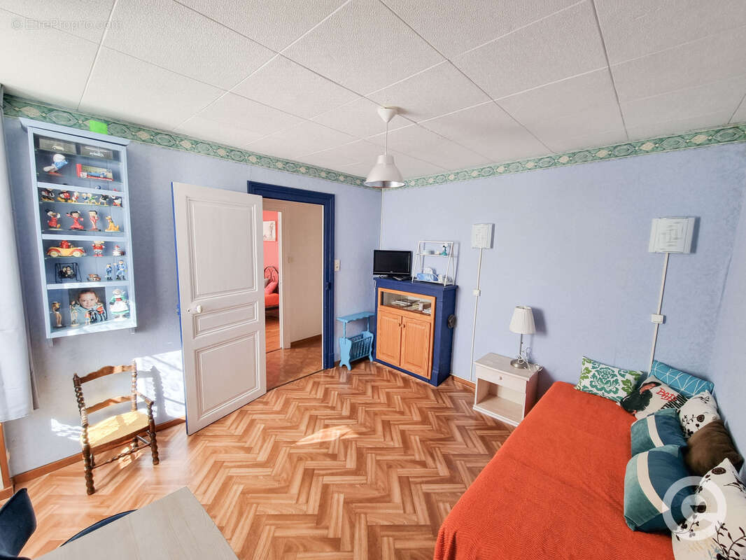 Maison 5 pièces de 117m2 à Etaules avec dépendance - photo 13