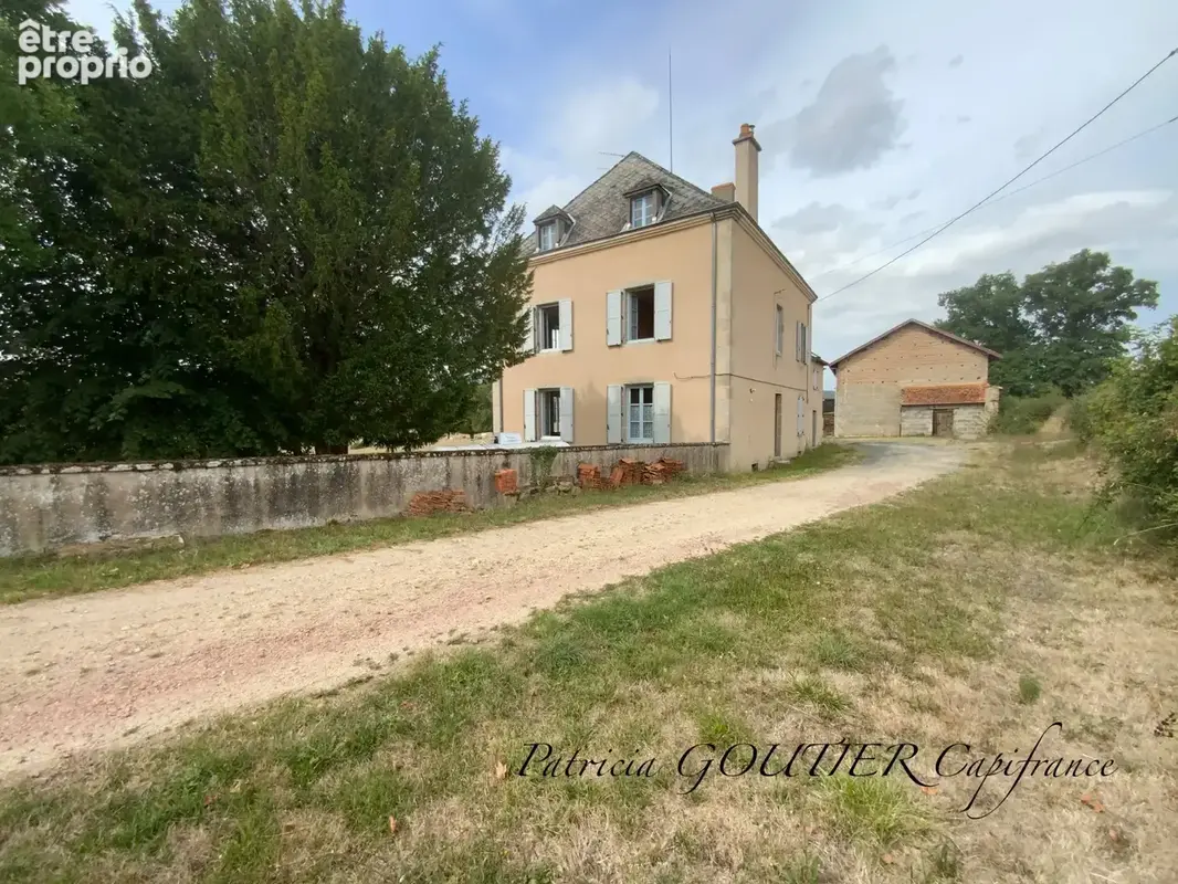 Maison à SAINT-FORGEUX-LESPINASSE